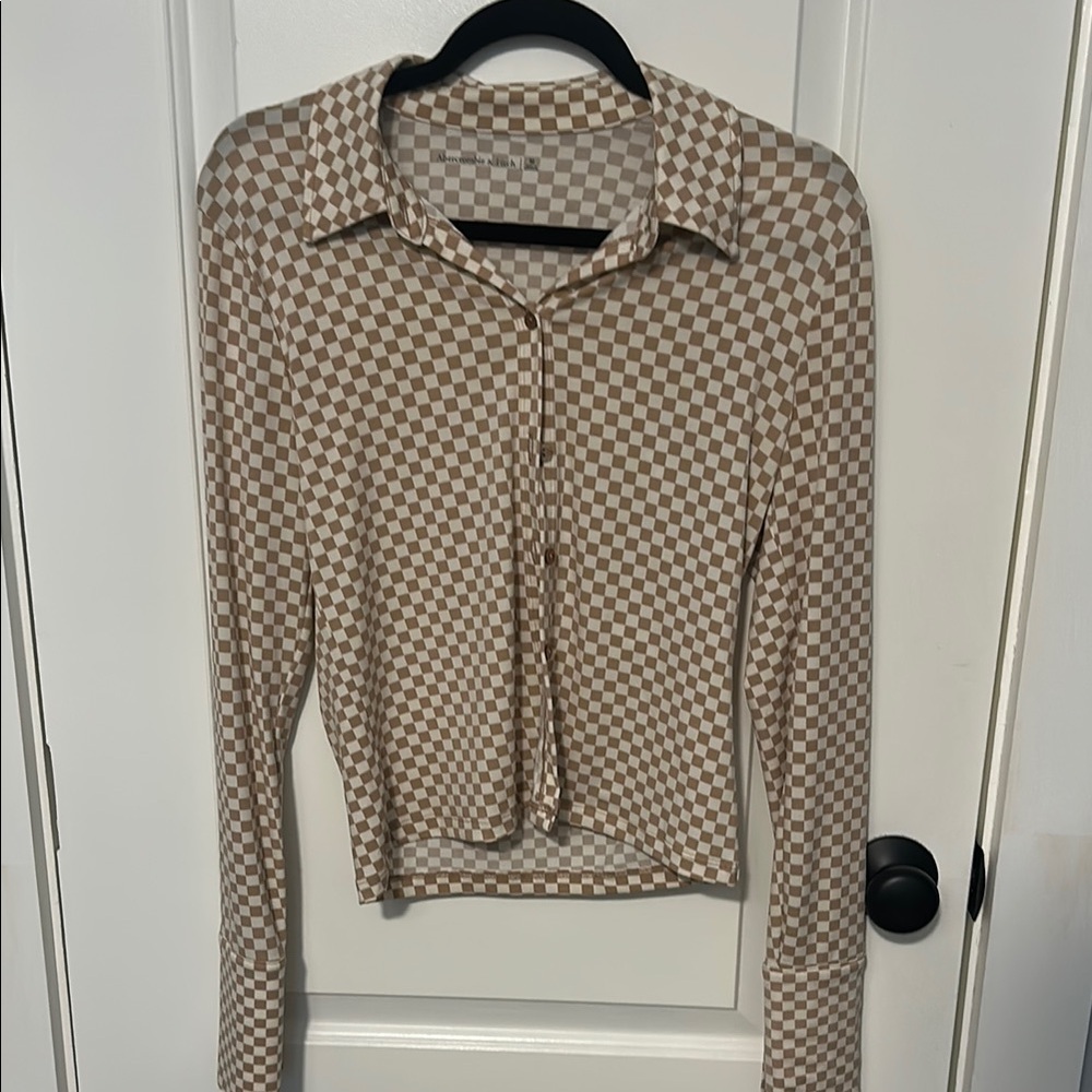 Abercrombie & Fitch Tan Fitted Button Down Blouse